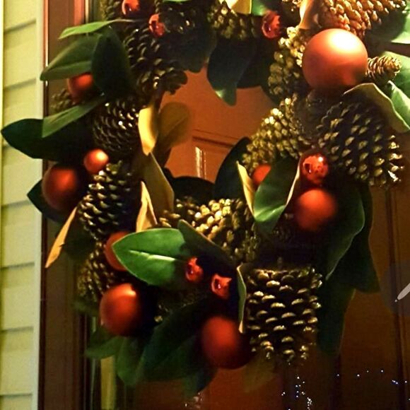 GORGEOUS CHRISTMAS WREATH - Picture 1 of 1